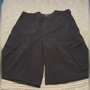Men’s Under Armour cargo shorts